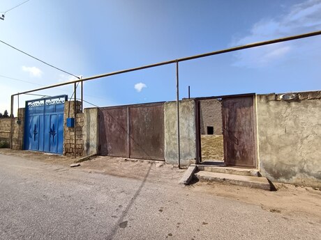 4 otaqlı həyət evi/bağ evi - Türkan q. - 80 m²