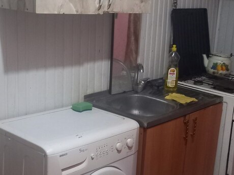 1-комн. вторичка - м. Элмляр Академиясы - 40 м²