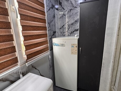 2 otaqlı köhnə tikili - Elmlər Akademiyası m. - 37 m²