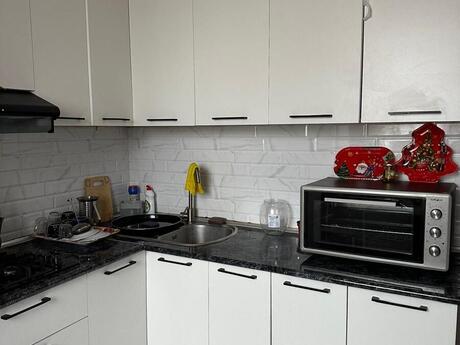 2 otaqlı köhnə tikili - Elmlər Akademiyası m. - 60 m²