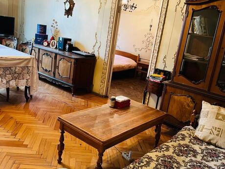 2 otaqlı köhnə tikili - Sahil m. - 70 m²