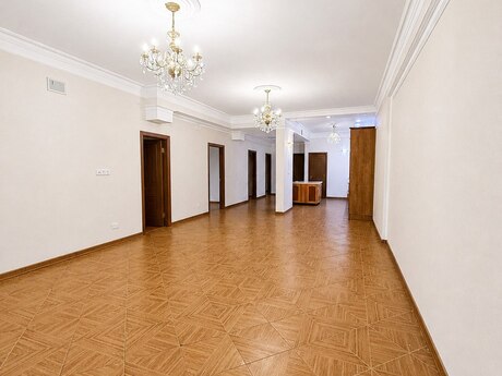 5 otaqlı ofis - 28 May m. - 175 m²