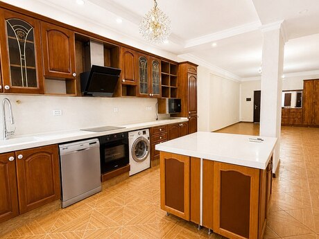 5 otaqlı ofis - 28 May m. - 175 m²