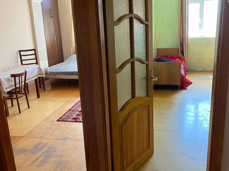 2 otaqlı köhnə tikili - Həzi Aslanov m. - 50 m²