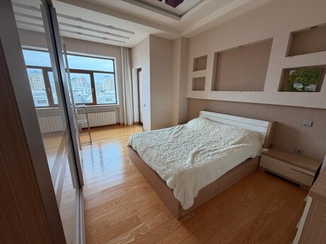 4 otaqlı yeni tikili - Sahil m. - 175 m²