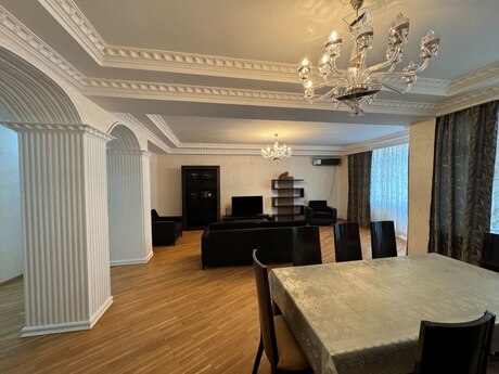 3 otaqlı yeni tikili - İnşaatçılar m. - 168 m²