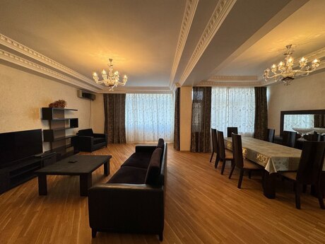 3 otaqlı yeni tikili - İnşaatçılar m. - 168 m²
