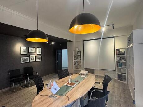 8 otaqlı ofis - Şah İsmayıl Xətai m. - 370 m²