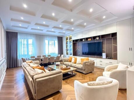 7 otaqlı yeni tikili - 28 May m. - 285 m²