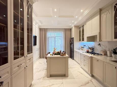 7 otaqlı yeni tikili - 28 May m. - 285 m²
