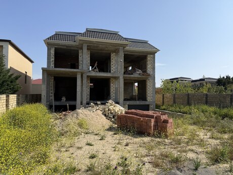 6 otaqlı həyət evi/bağ evi - Novxanı q. - 500 m²