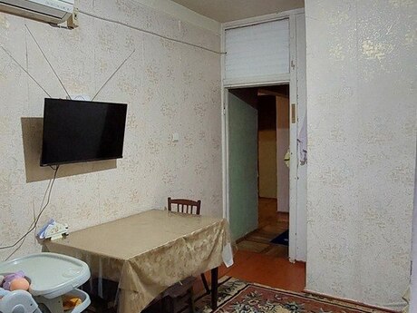 3 otaqlı köhnə tikili - Massiv D q. - 80 m²