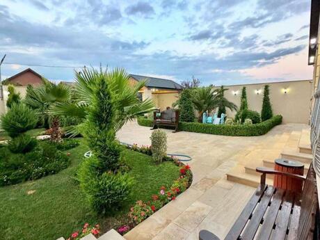 5 otaqlı həyət evi/bağ evi - Mərdəkan q. - 200 m²