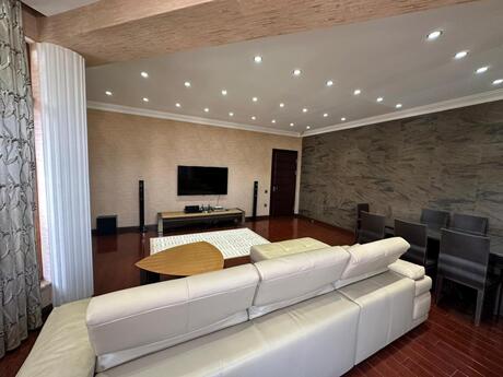 4 otaqlı mənzil, 172 m², 28 May: 675 000 ₼ 5