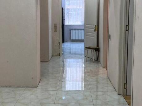 3-room apartment for rent, 140 m², Nizami: 1 100 ₼/mo 5