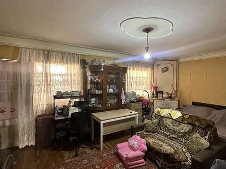 4 otaqlı köhnə tikili - Lökbatan q. - 84 m²