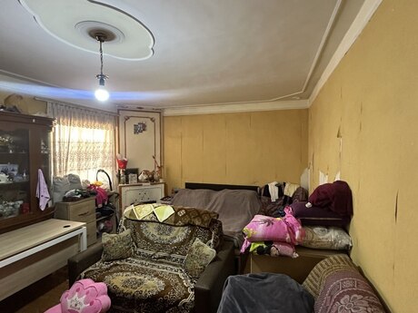 4 otaqlı köhnə tikili - Lökbatan q. - 84 m²
