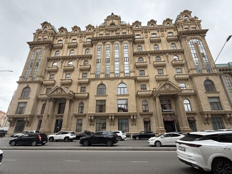 4 otaqlı yeni tikili - 8 Noyabr m. - 188 m²