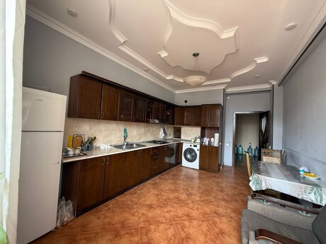 3 otaqlı yeni tikili - İnşaatçılar m. - 150 m²