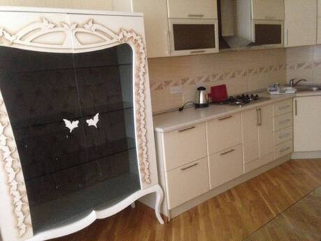 2-room apartment, 100 m², Şah İsmayıl Xətai: 300 000 ₼ 2