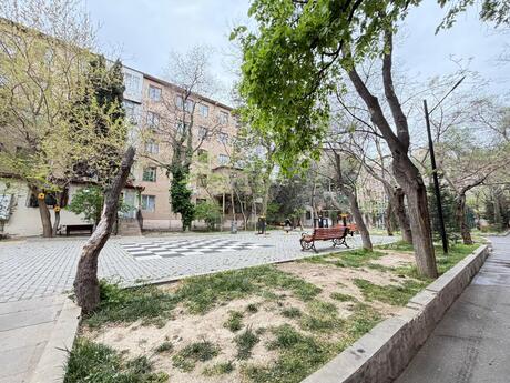 2 otaqlı köhnə tikili - Memar Əcəmi m. - 50 m²