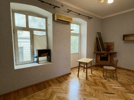 1 otaqlı köhnə tikili - Sahil m. - 35 m²