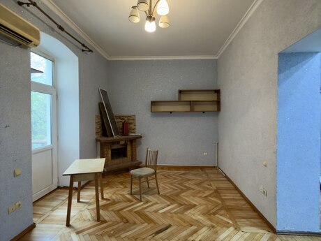 1 otaqlı köhnə tikili - Sahil m. - 35 m²