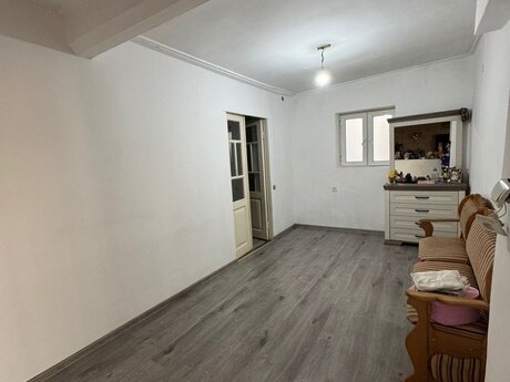 4 otaqlı həyət evi/bağ evi - Buzovna q. - 150 m²