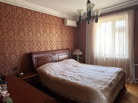 4 otaqlı köhnə tikili - Elmlər Akademiyası m. - 110 m²