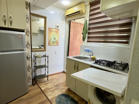 1 otaqlı köhnə tikili - Nizami m. - 14 m²