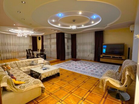5 otaqlı yeni tikili - Nizami m. - 245 m²