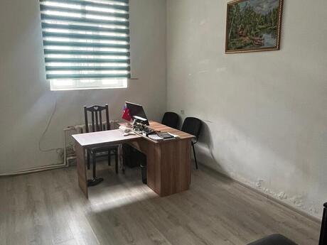 3 otaqlı köhnə tikili - Bakıxanov q. - 90 m²
