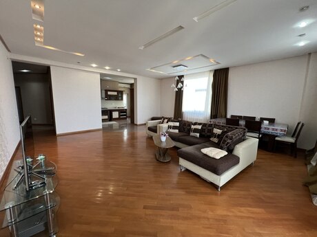 Elan №6103552 - Bakı, Elmlər Akademiyası m., 3 otaqlı, 160 m², 9/17 mərtəbə