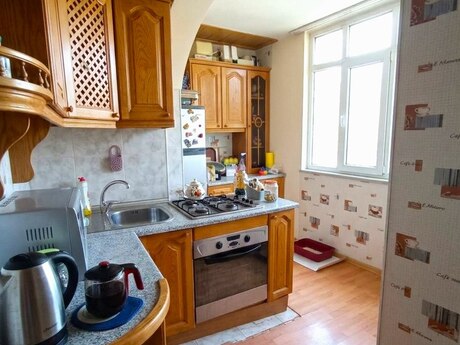 3 otaqlı köhnə tikili - Nizami m. - 80 m²