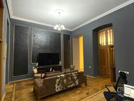 4 otaqlı köhnə tikili - Sahil m. - 200 m²