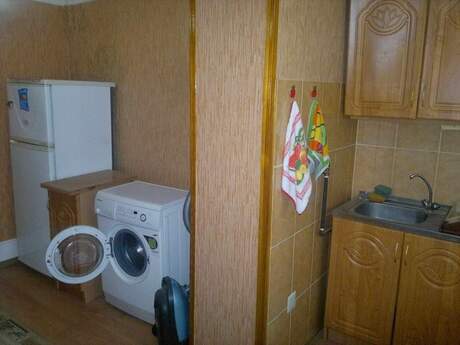 3 otaqlı köhnə tikili - Gəncə - 70 m²