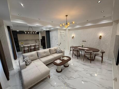 4 otaqlı yeni tikili - Ağ şəhər q. - 140 m²