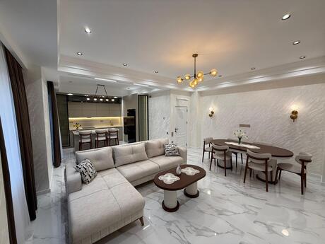 4 otaqlı yeni tikili - Ağ şəhər q. - 140 m²