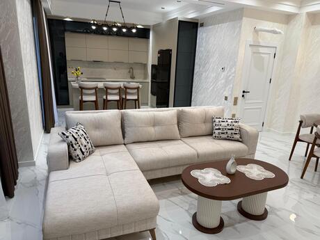 4 otaqlı yeni tikili - Ağ şəhər q. - 140 m²