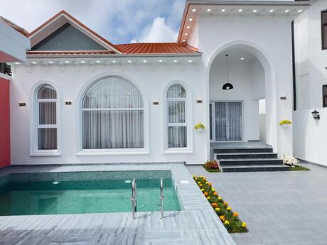 4 otaqlı həyət evi/bağ evi - Buzovna q. - 160 m²