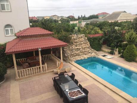 7 otaqlı həyət evi/bağ evi - Mərdəkan q. - 360 m²