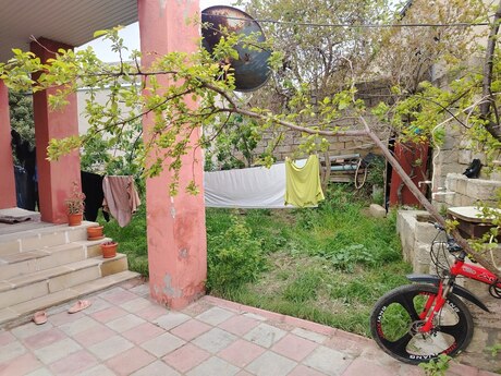 4 otaqlı həyət evi/bağ evi - Sabunçu q. - 140 m²