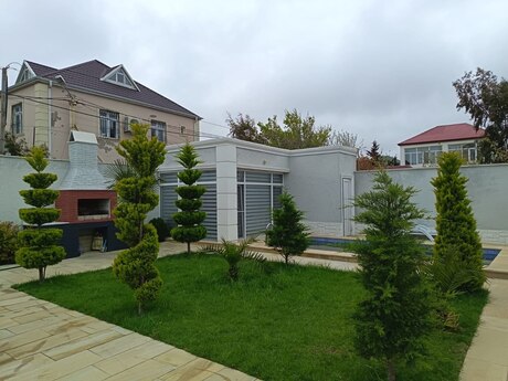 4 otaqlı həyət evi/bağ evi - Şüvəlan q. - 200 m²