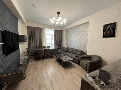 4 otaqlı yeni tikili - Ağ şəhər q. - 140 m²