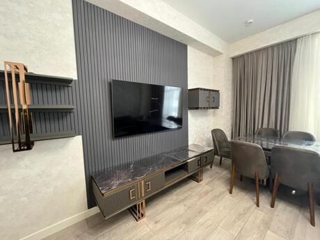 4 otaqlı yeni tikili - Ağ şəhər q. - 140 m²