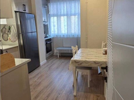 3 otaqlı köhnə tikili - Həzi Aslanov m. - 80 m²
