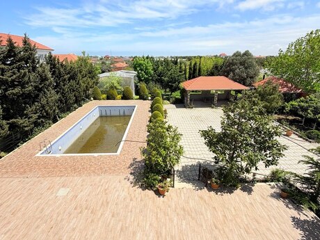 7 otaqlı həyət evi/bağ evi - Buzovna q. - 600 m²
