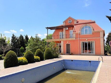 7 otaqlı həyət evi/bağ evi - Buzovna q. - 600 m²