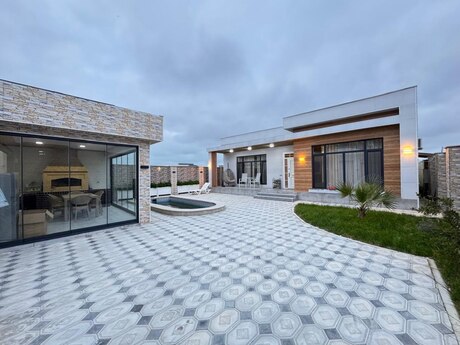 4 otaqlı həyət evi/bağ evi - Mərdəkan q. - 200 m²