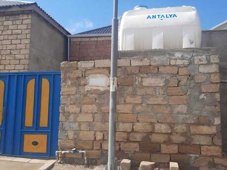 2 otaqlı həyət evi/bağ evi - Lökbatan q. - 47 m²